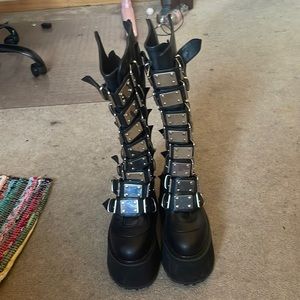 DEMONIA damned 318 platforms